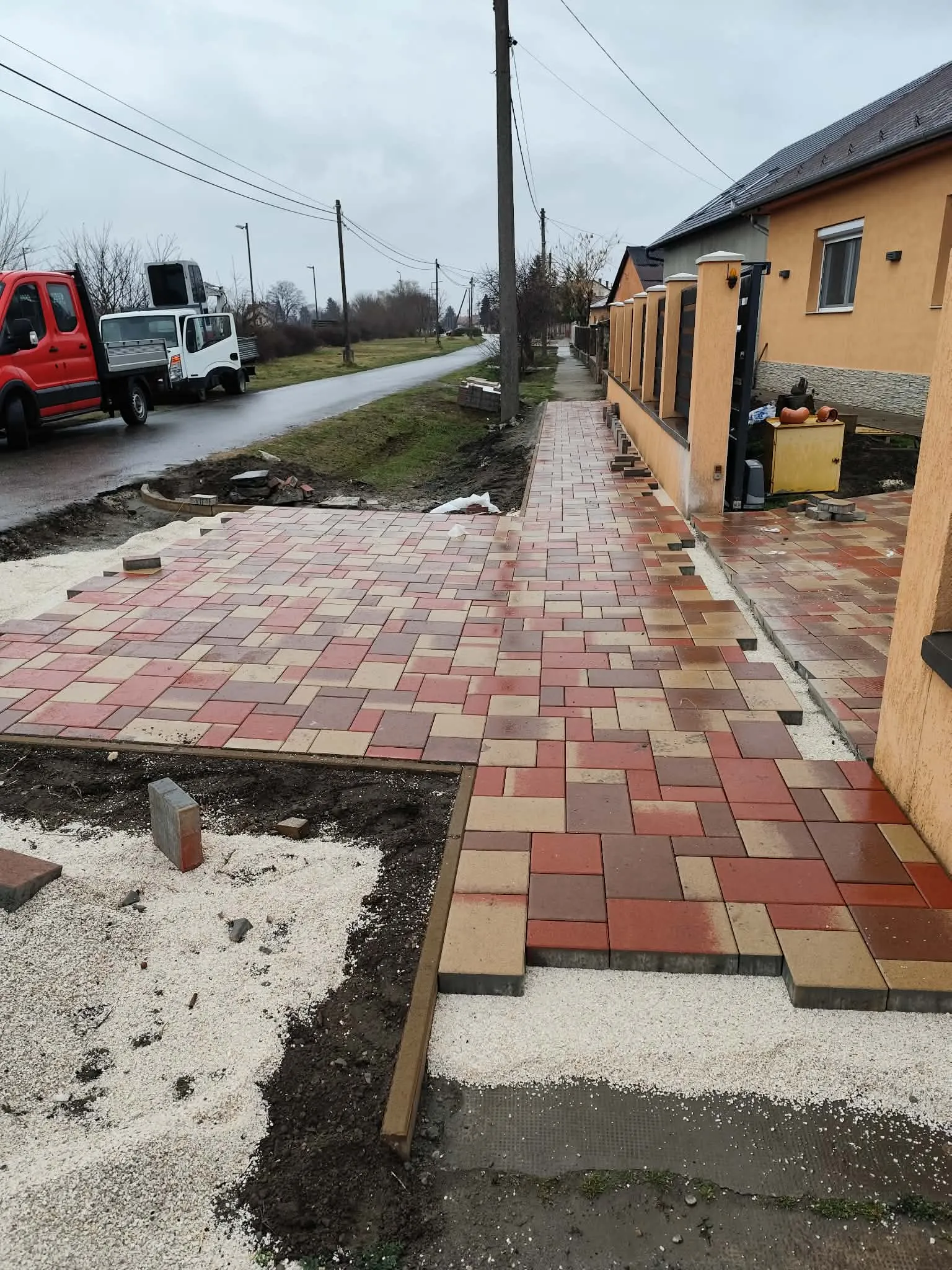 Viacolor kocsibeálló burkolás